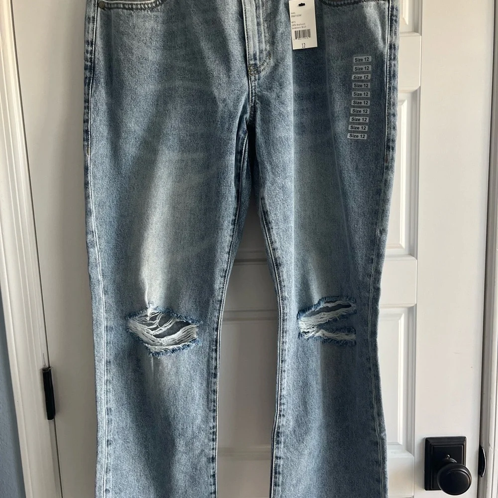 CAbi 100% Boyfriend Jean #6071 - Picture 4 of 10